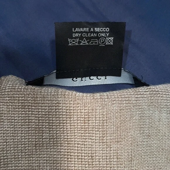 Gucci Beige Scarf with Red and Green Stripes - Picture 4 of 8